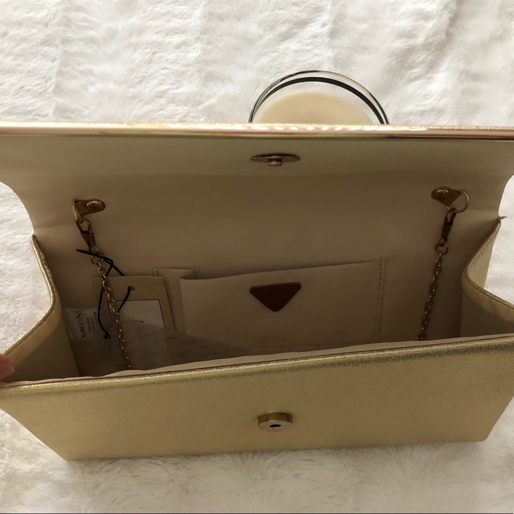 Wallyn’s Champagne Gold Clutch with Chain - Picture 7 of 8